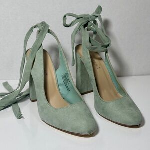 Shoe Dazzle Sage Green Wrap Pumps